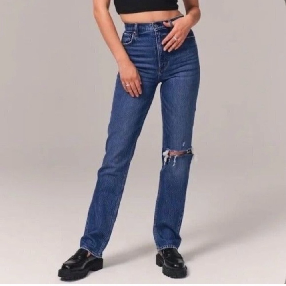 Abercrombie The 90's Straight Ultra High Rise